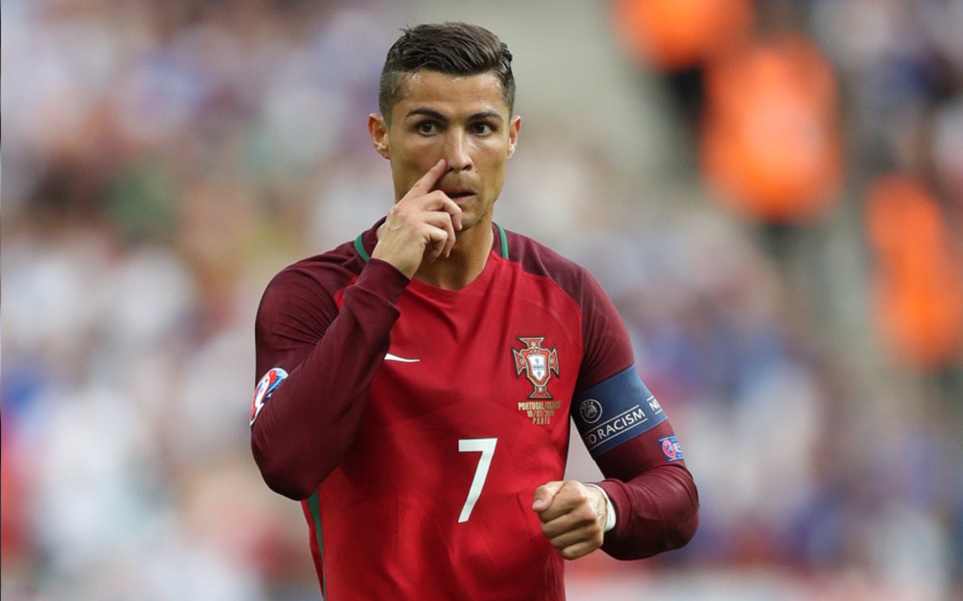 斯图加特高空球防守成功化解险情，斯图加特转入球员