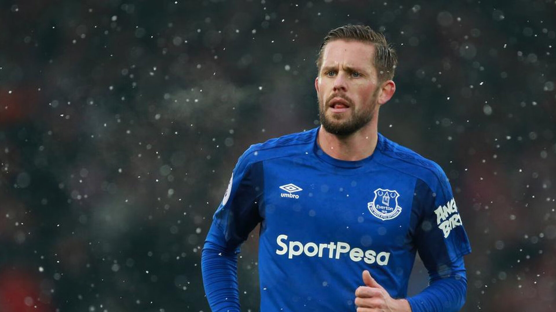 五大联赛是否利用中卫长传精准度打破对方高位站位,五大联赛中场排行